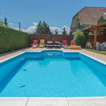 Apartment In Gyenesdias - Balaton 18807 Apartman Gyenesdiás