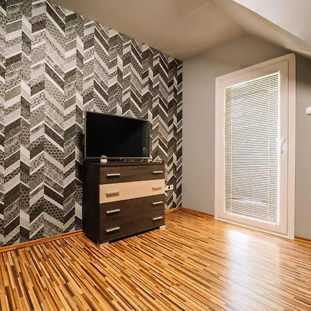 Apartment In Gyenesdias - Balaton 18807 아파트 기에네스디아스