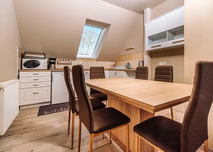 In - Balaton 18807 *