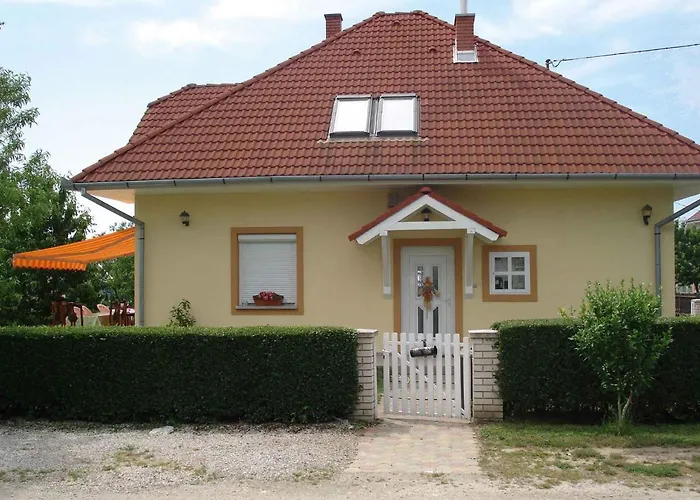 In - Balaton 18807 Apartman Gyenesdiás