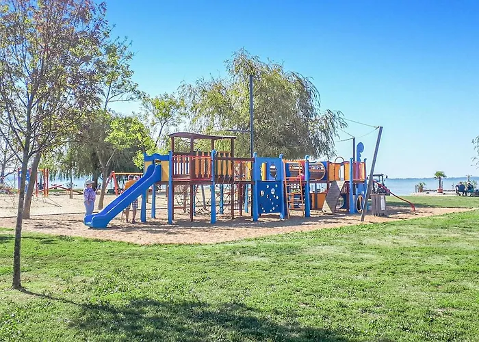 In - Balaton 18807 * Gyenesdiás