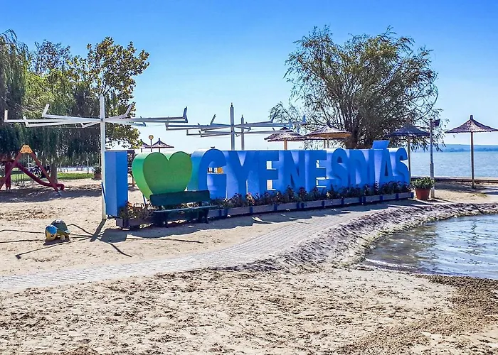 In - Balaton 18807 * Gyenesdiás