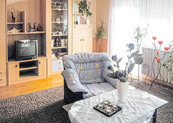 In - Balaton 18807 *