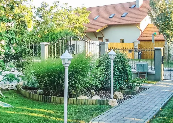 In - Balaton 18807 Apartman *